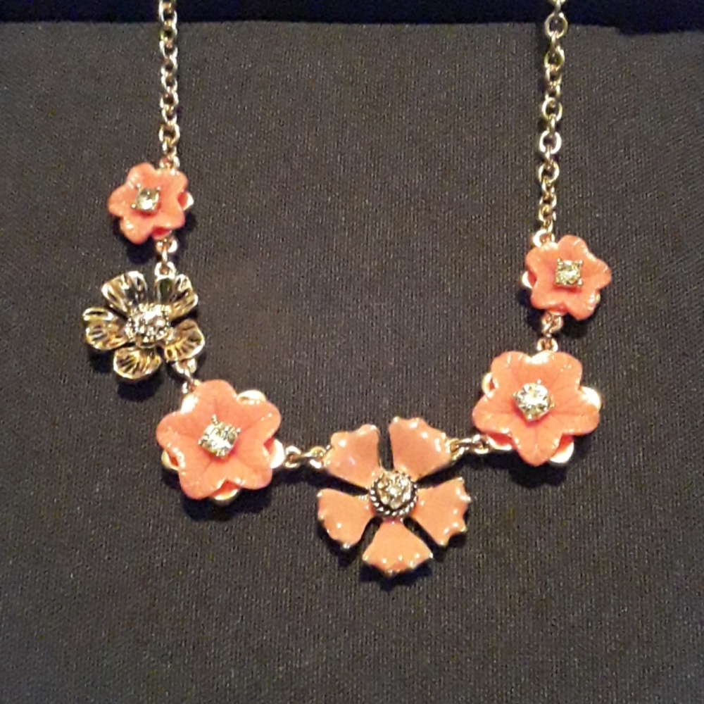 Women's NWT Napier Floral Necklace